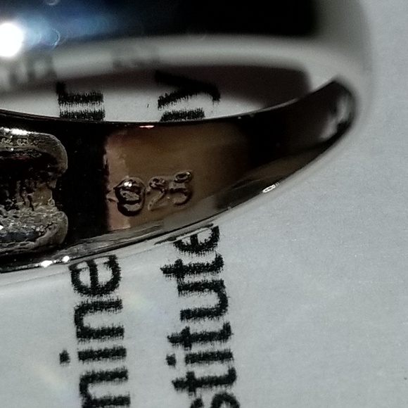 Ring - Picture 3 of 5